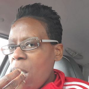 Meet your Posher, Avery